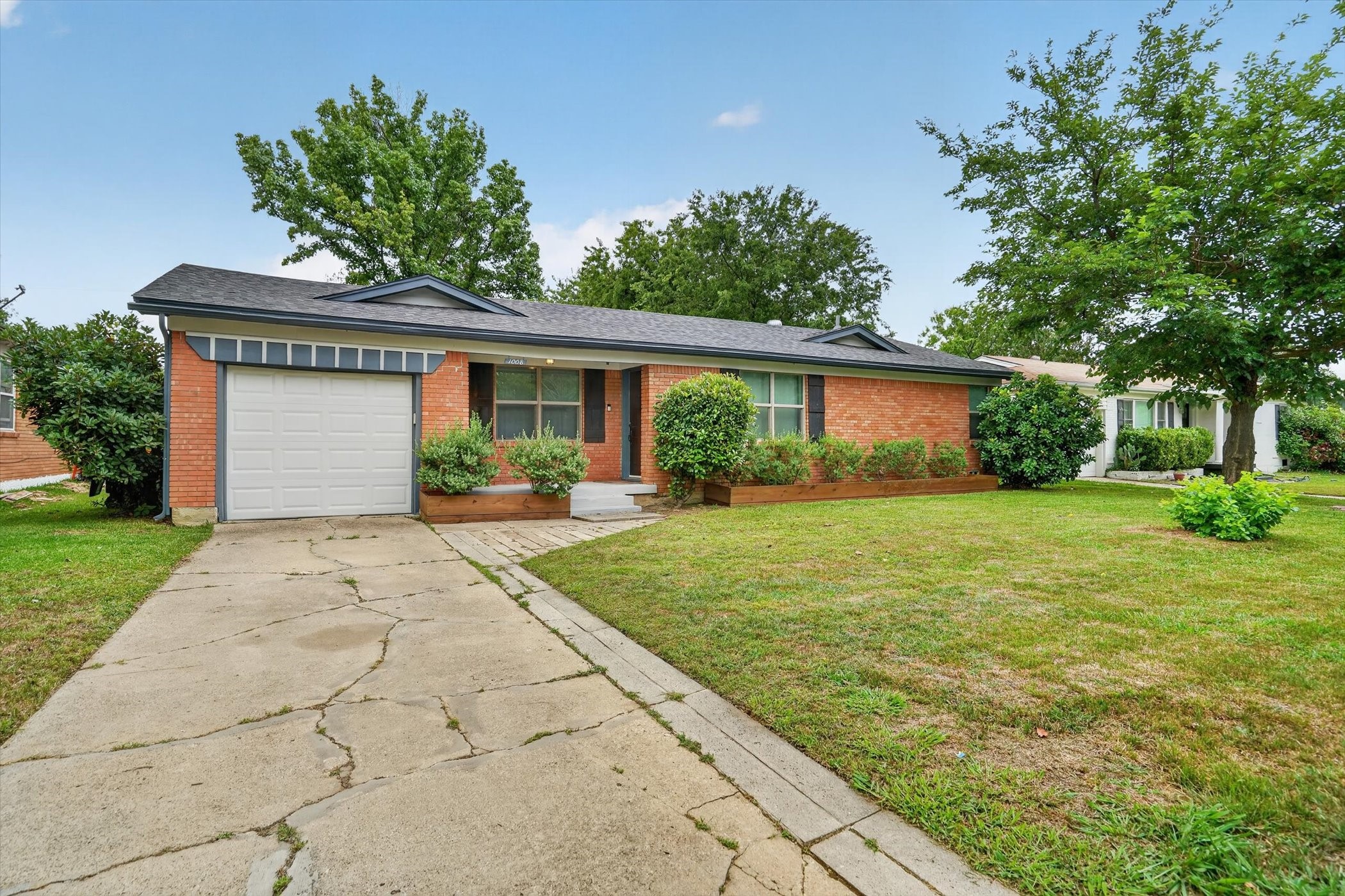 1008 Zelda Drive Hurst TX 76053
