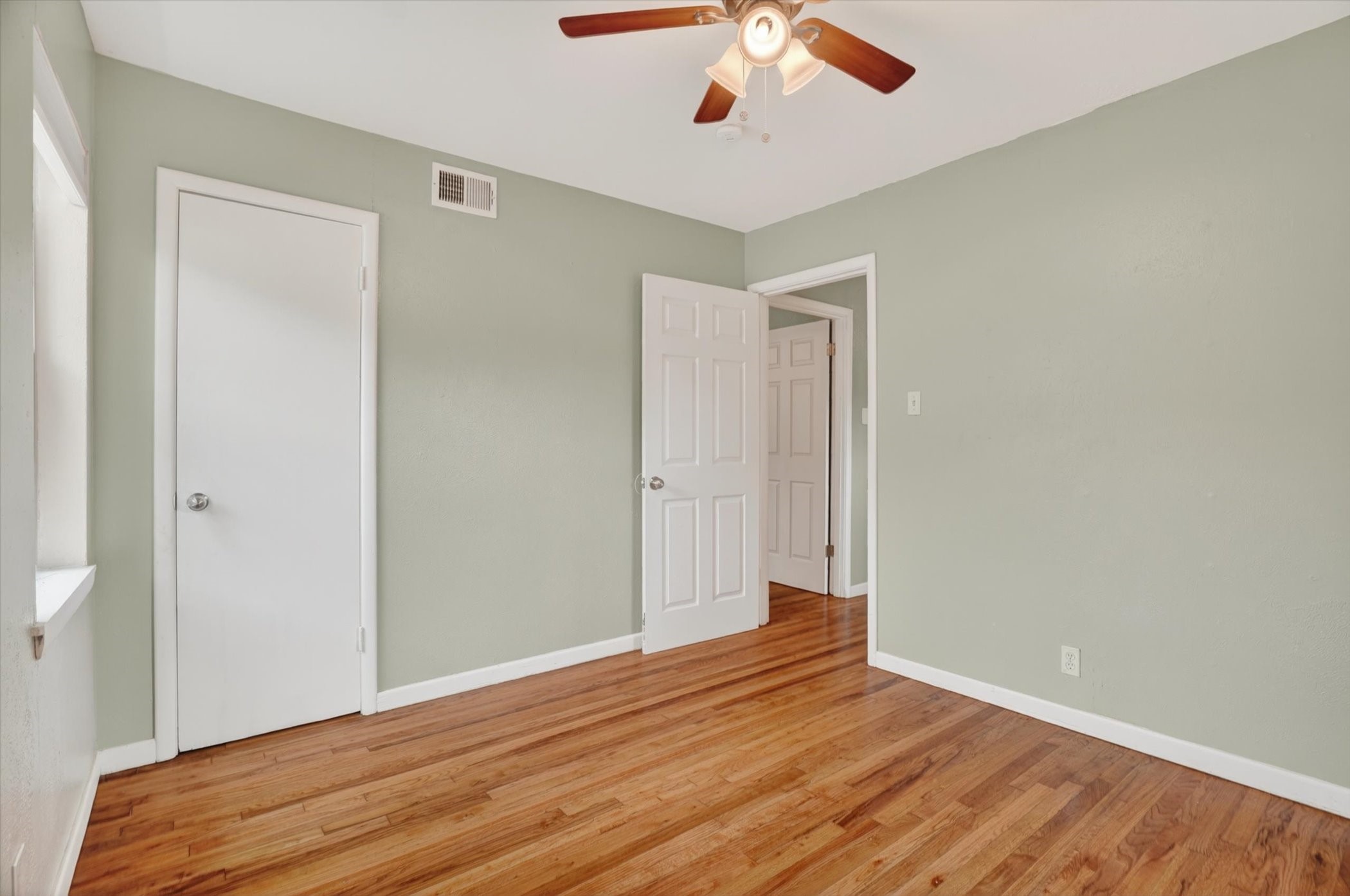 1008 Zelda Drive Hurst TX 76053