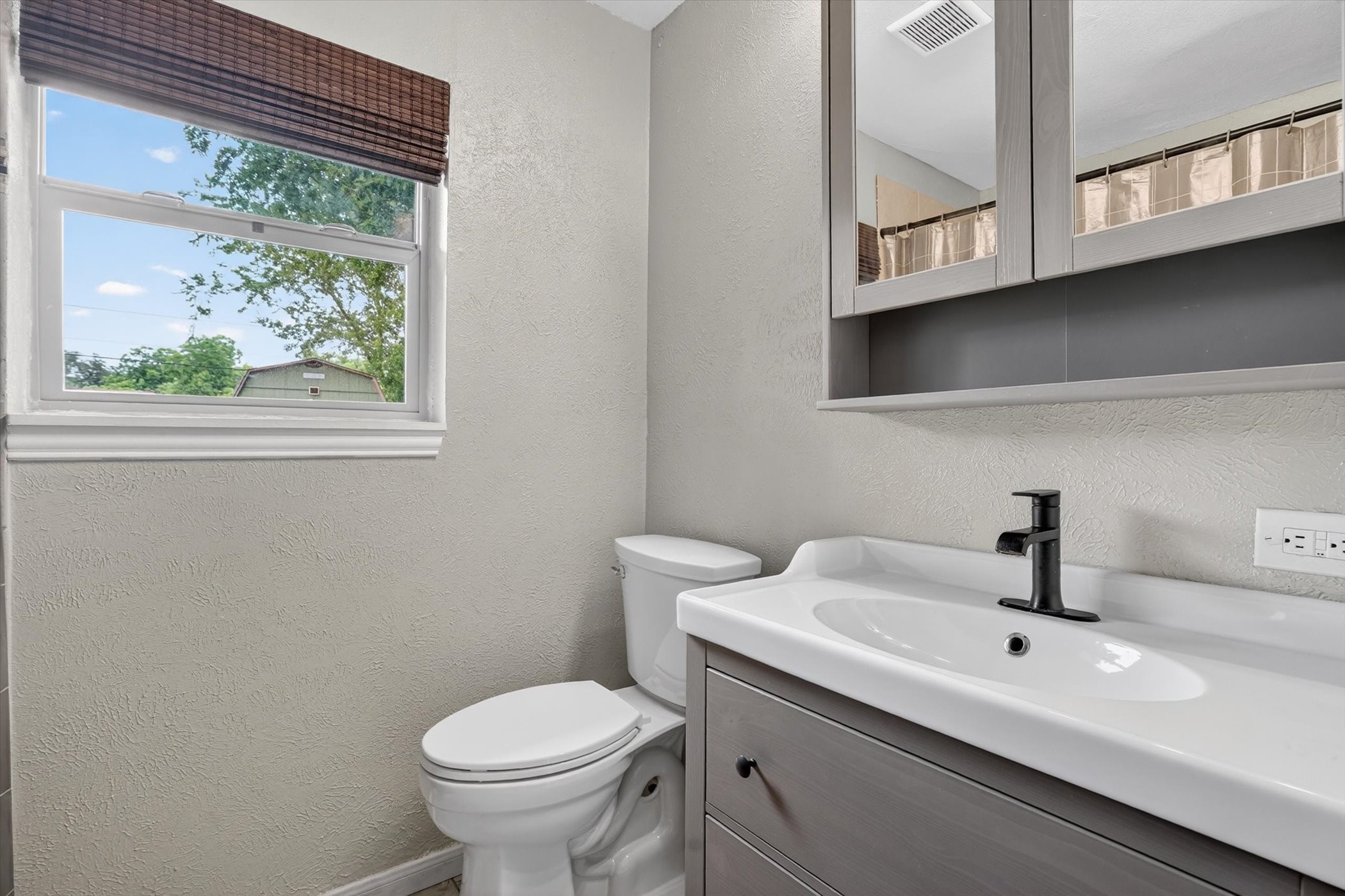 1008 Zelda Drive Hurst TX 76053