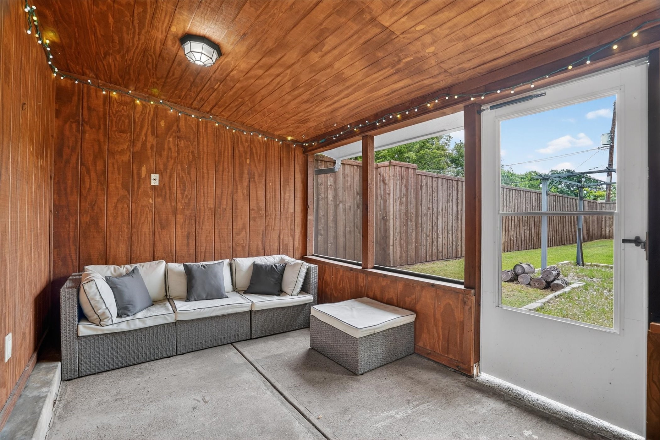 1008 Zelda Drive Hurst TX 76053