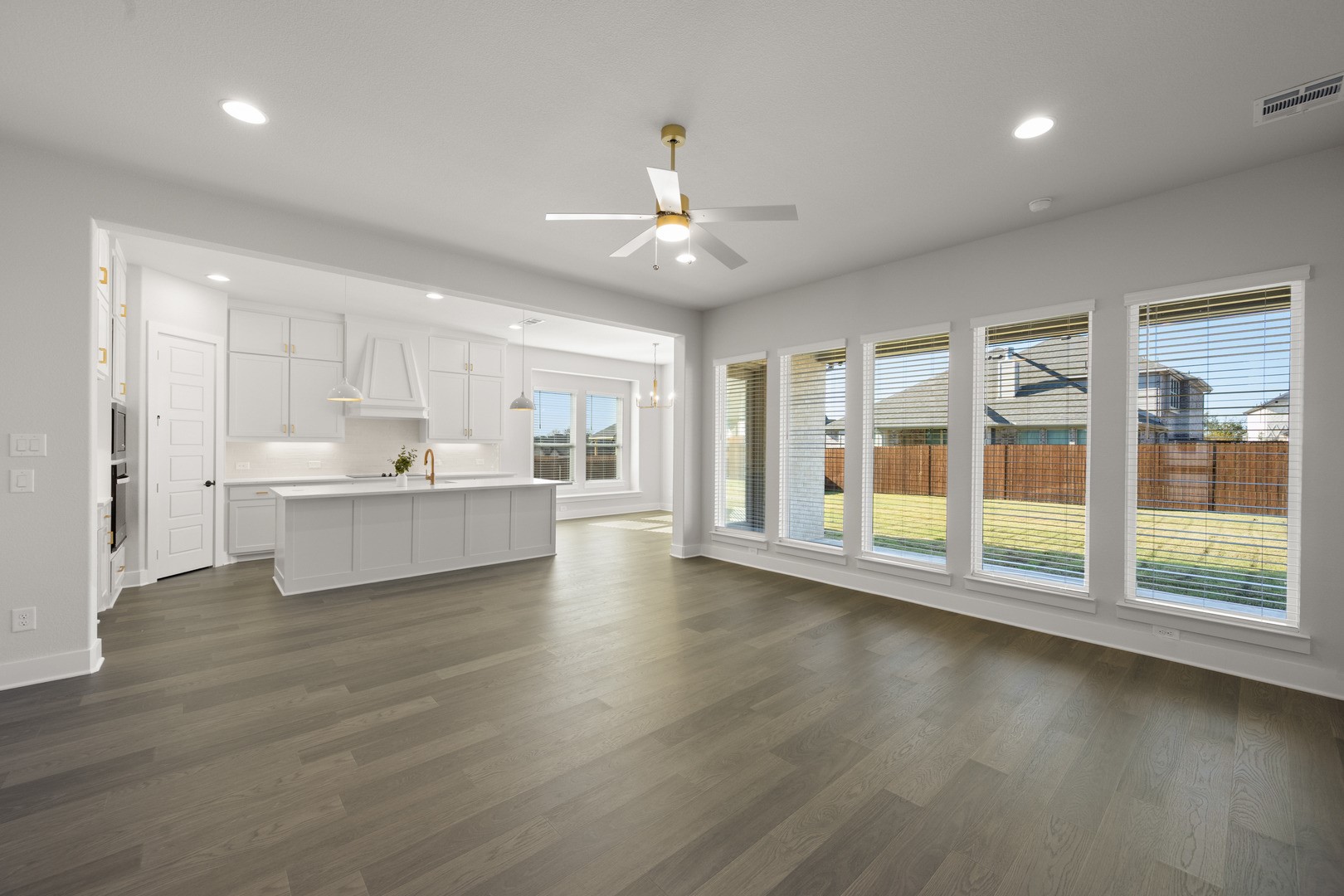 5221 Rowlan Row Midlothian TX 76065