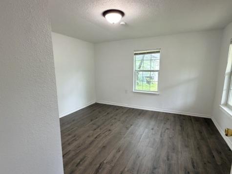 927 W Baker Street Denison TX 75020