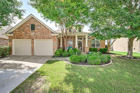 2533 Clearlake Drive Grand Prairie TX 75054