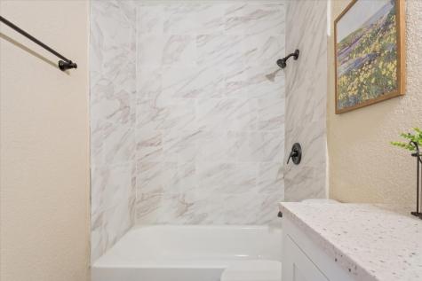 329 Applewood Lane Hewitt TX 76643