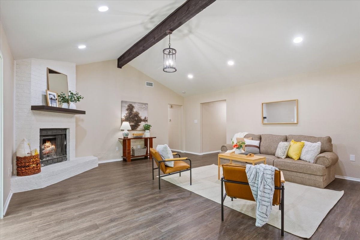329 Applewood Lane Hewitt TX 76643