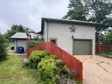 1305 W Elliott Street Breckenridge TX 76424