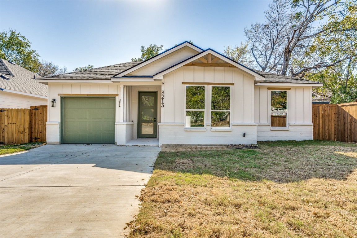 3213 Fernwood Avenue Dallas TX 75216