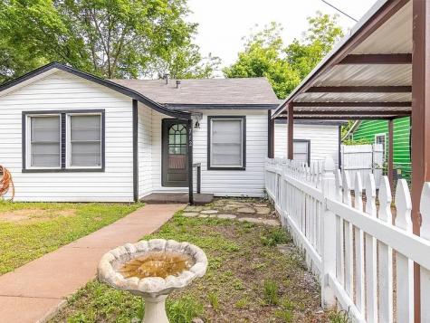 712 Jameson Street Weatherford TX 76086