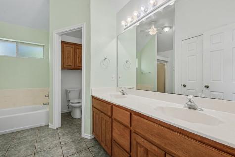 1516 Clover Lane Granbury TX 76048