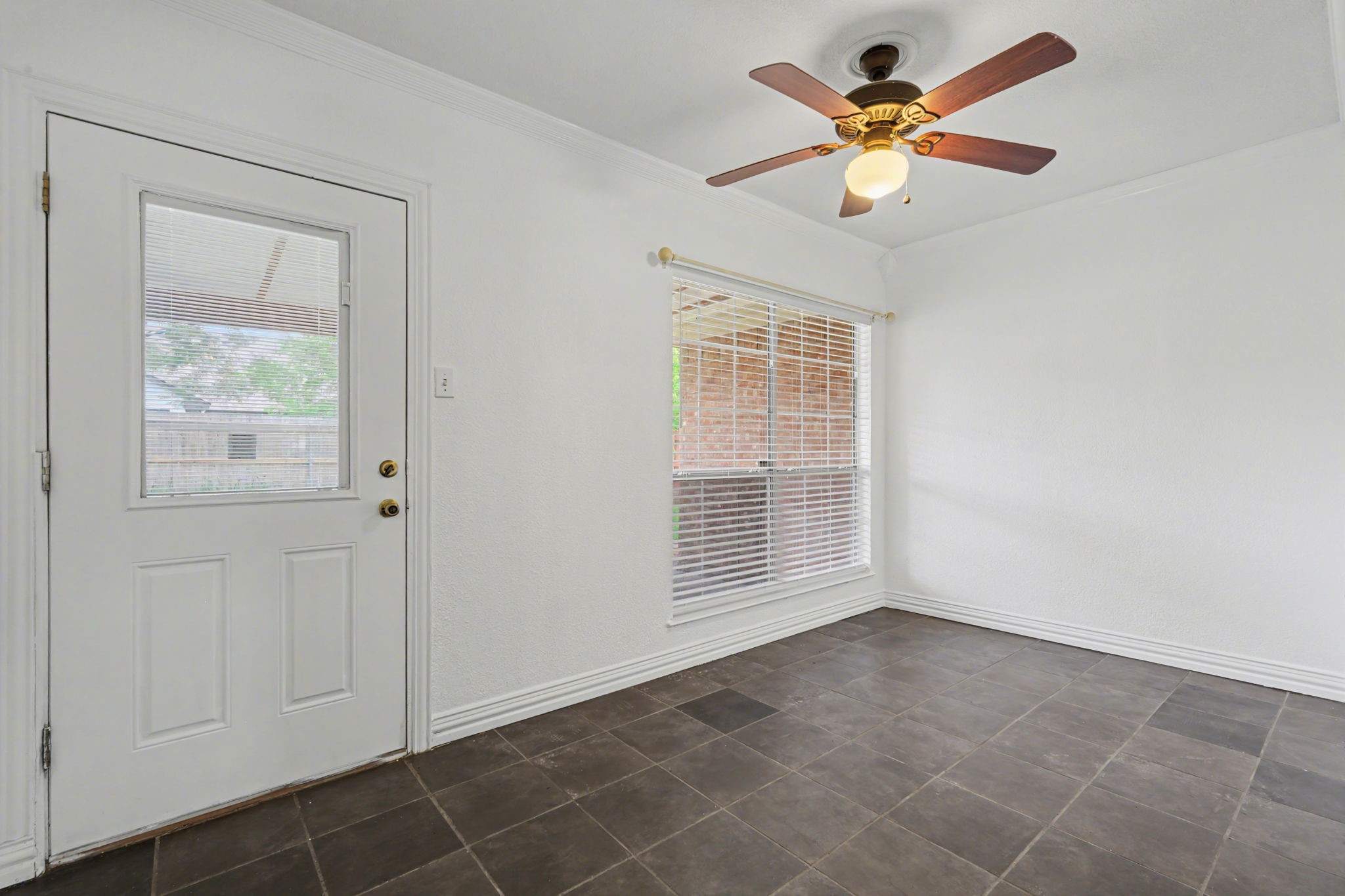 1516 Clover Lane Granbury TX 76048