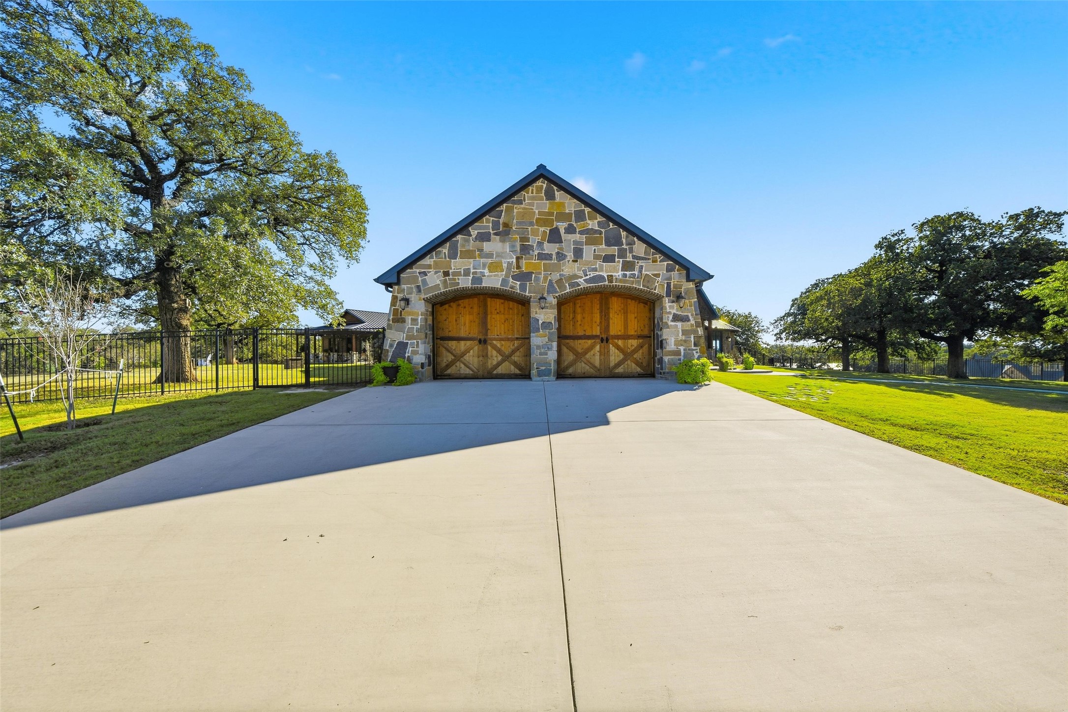 179 Private Road 4590 Boyd TX 76023