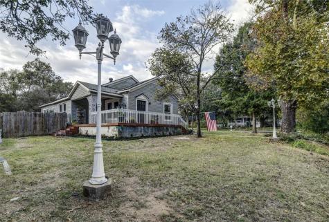 325 W Division Street Pilot Point TX 76258