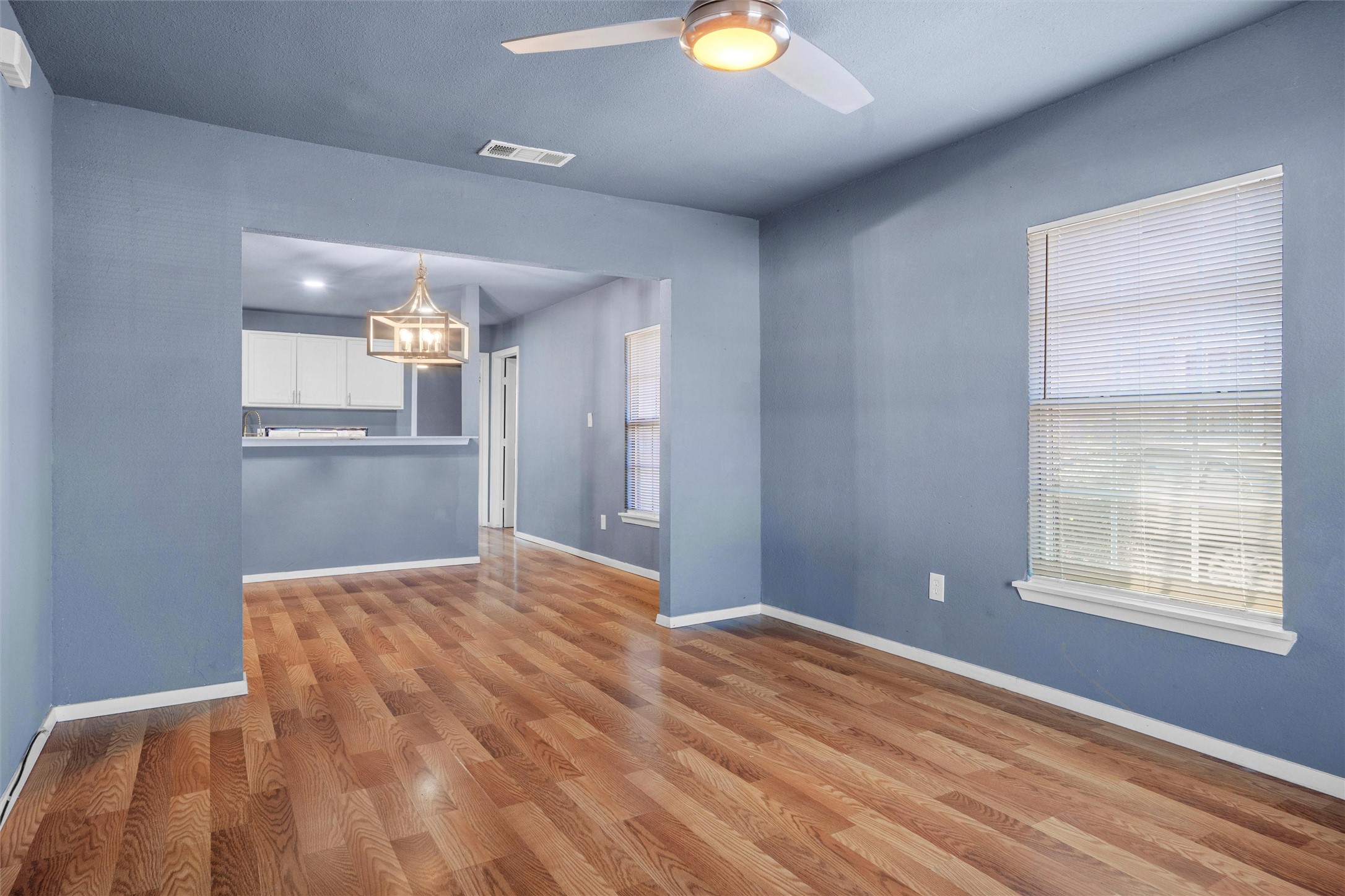 2522 W Clarendon Drive Dallas TX 75211