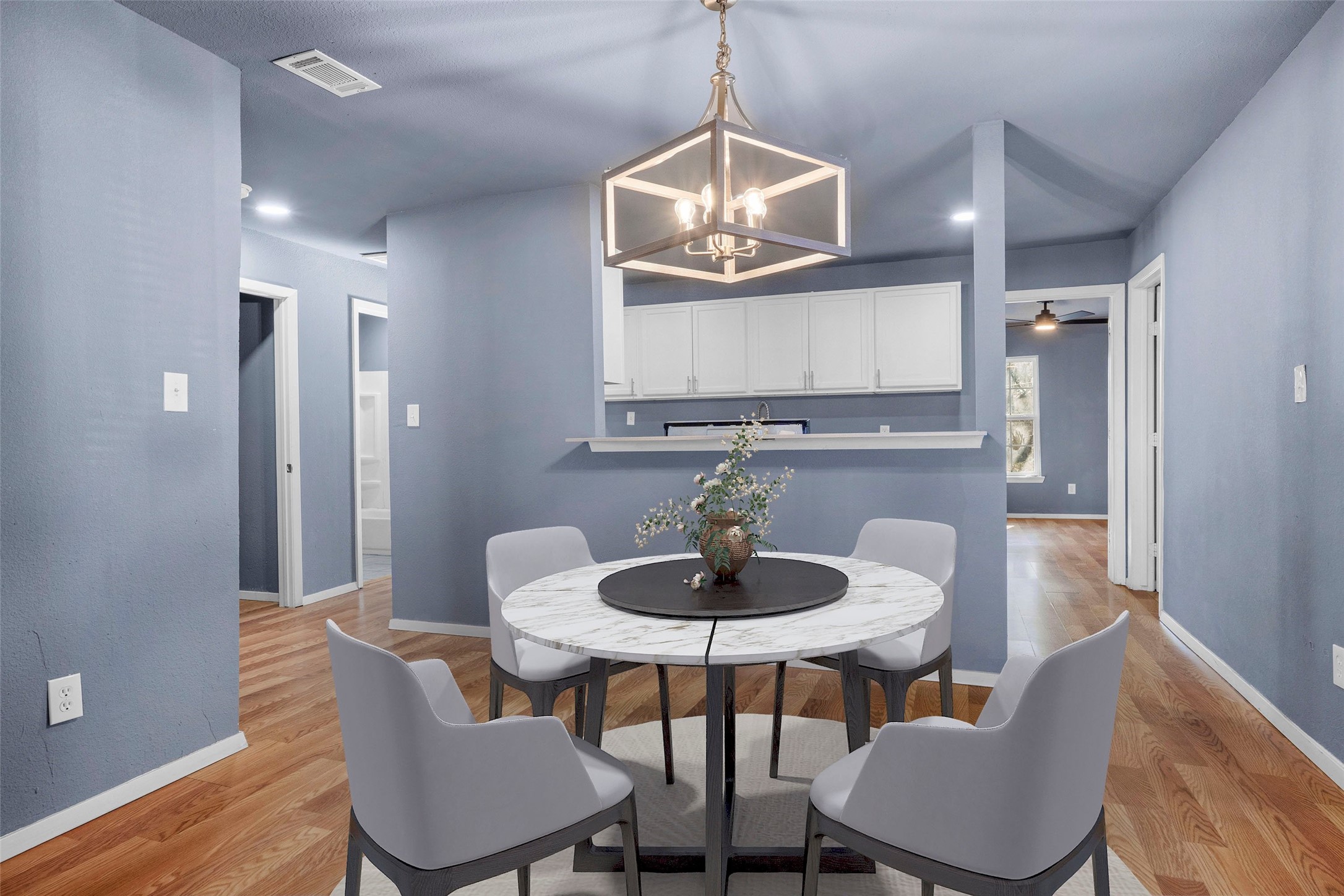 2522 W Clarendon Drive Dallas TX 75211
