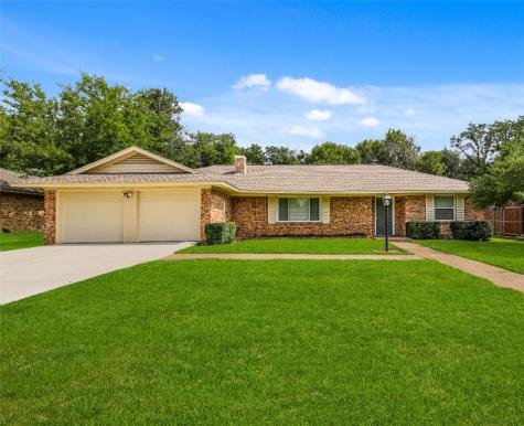 706 Finland Street Grand Prairie TX 75050