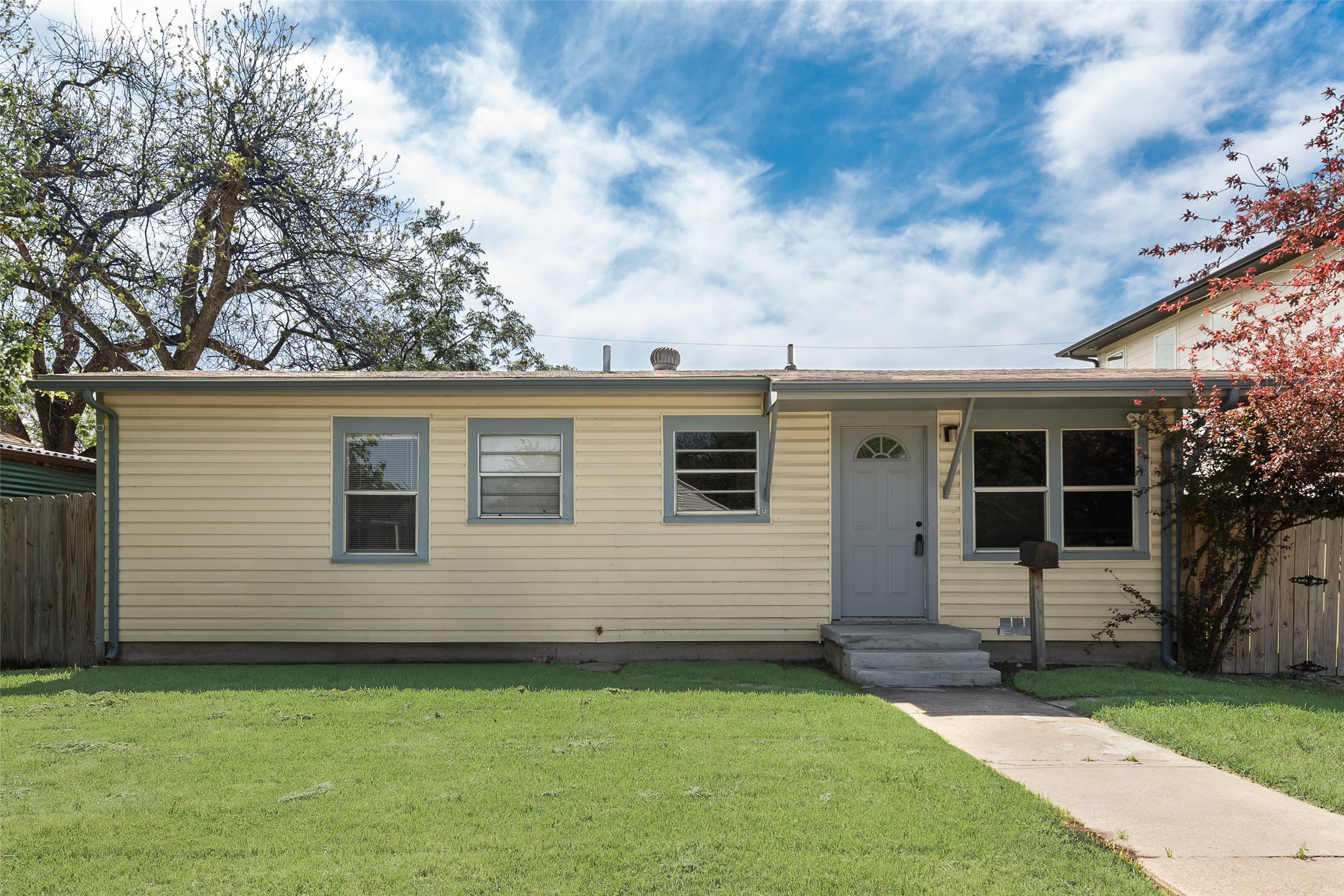 1836 Carver Avenue Fort Worth TX 76102