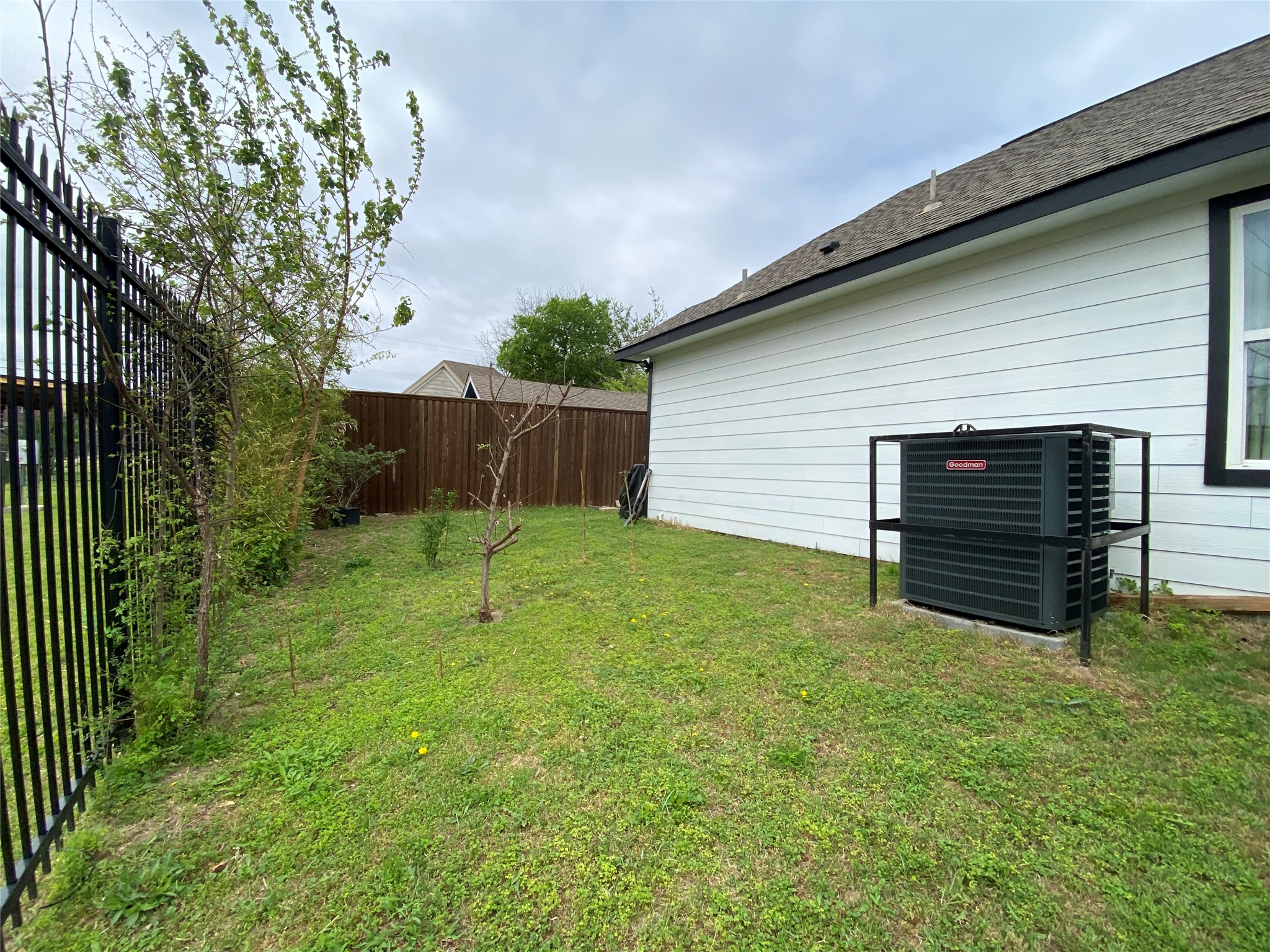 2214 Gordon Street Greenville TX 75401