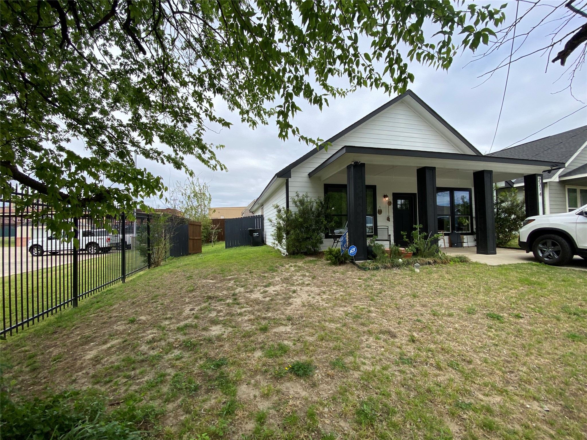 2214 Gordon Street Greenville TX 75401