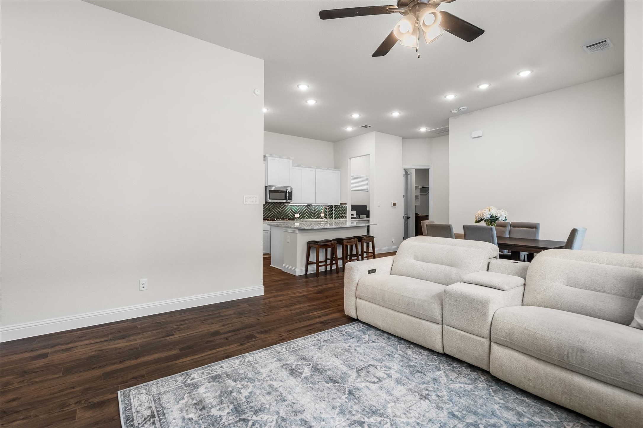 2035 Sherwood Drive Garland TX 75041
