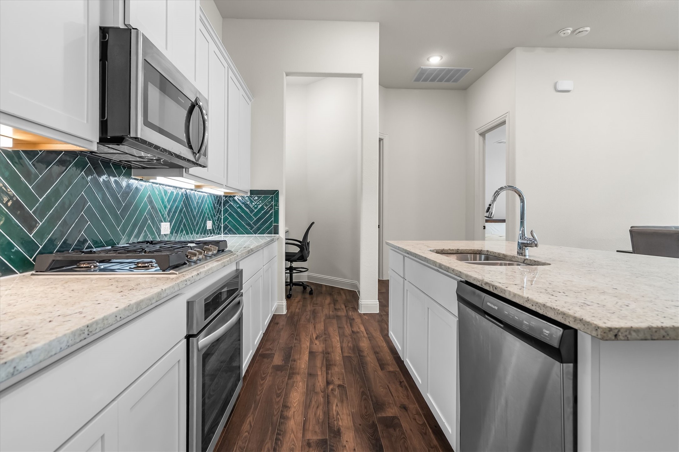 2035 Sherwood Drive Garland TX 75041
