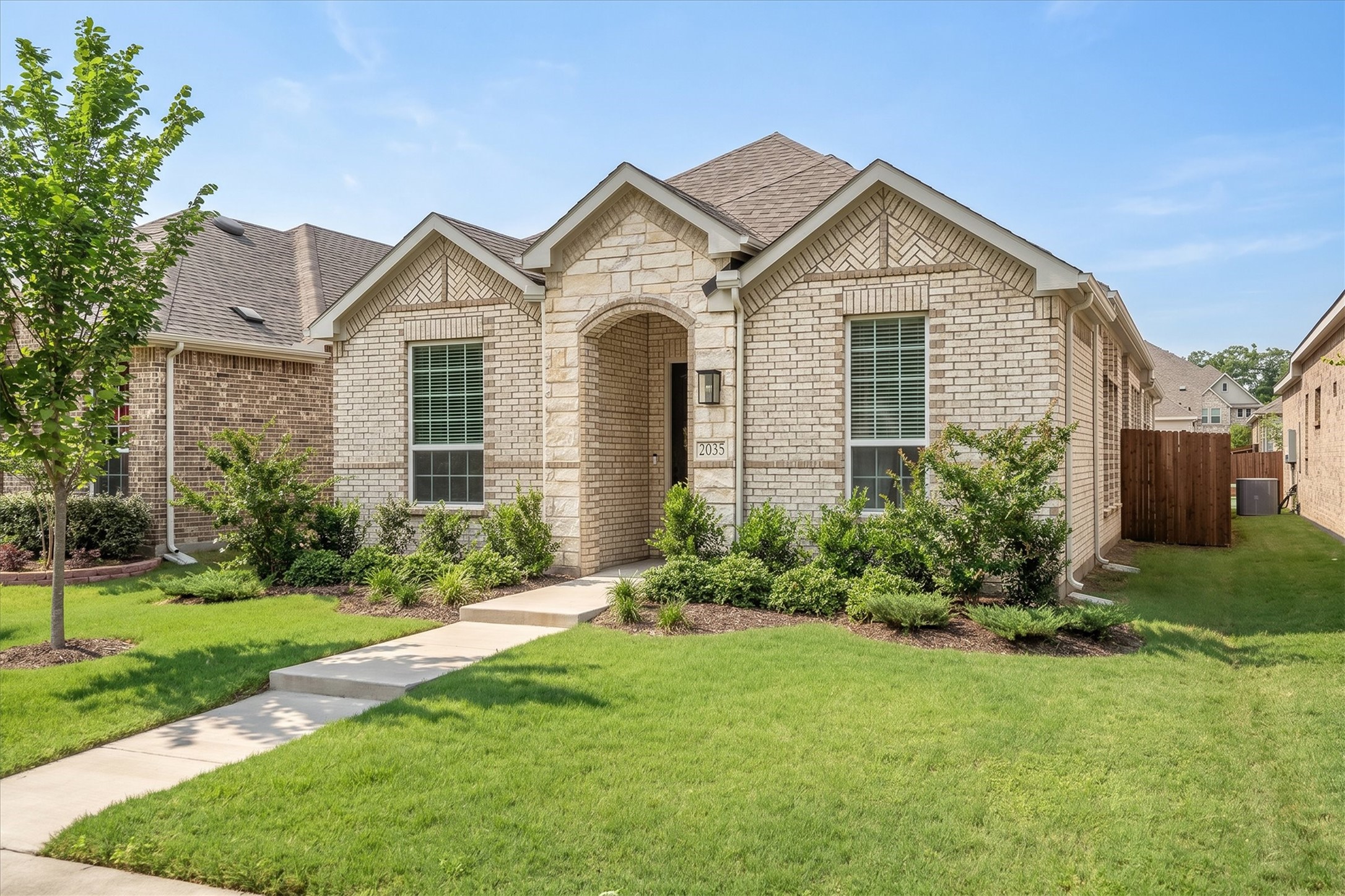 2035 Sherwood Drive Garland TX 75041