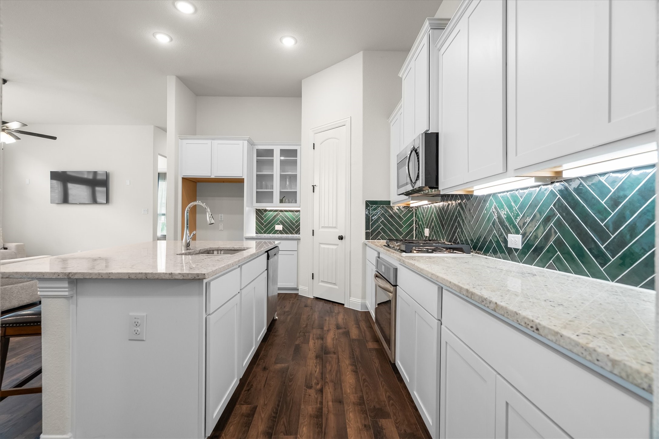 2035 Sherwood Drive Garland TX 75041