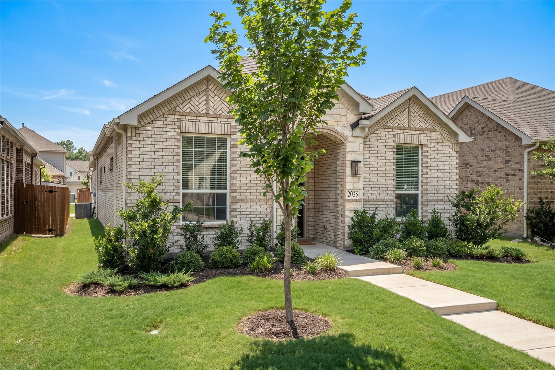 2035 Sherwood Drive Garland TX 75041