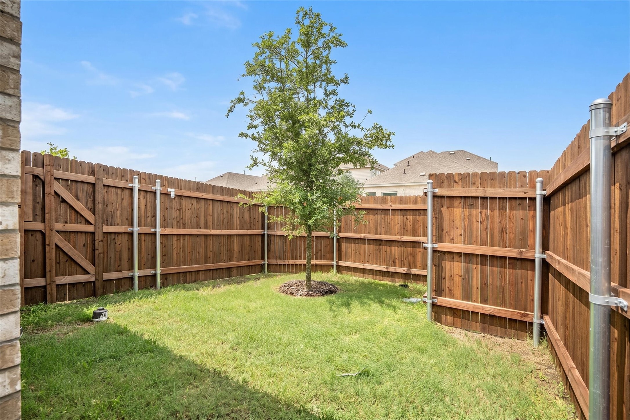 2035 Sherwood Drive Garland TX 75041