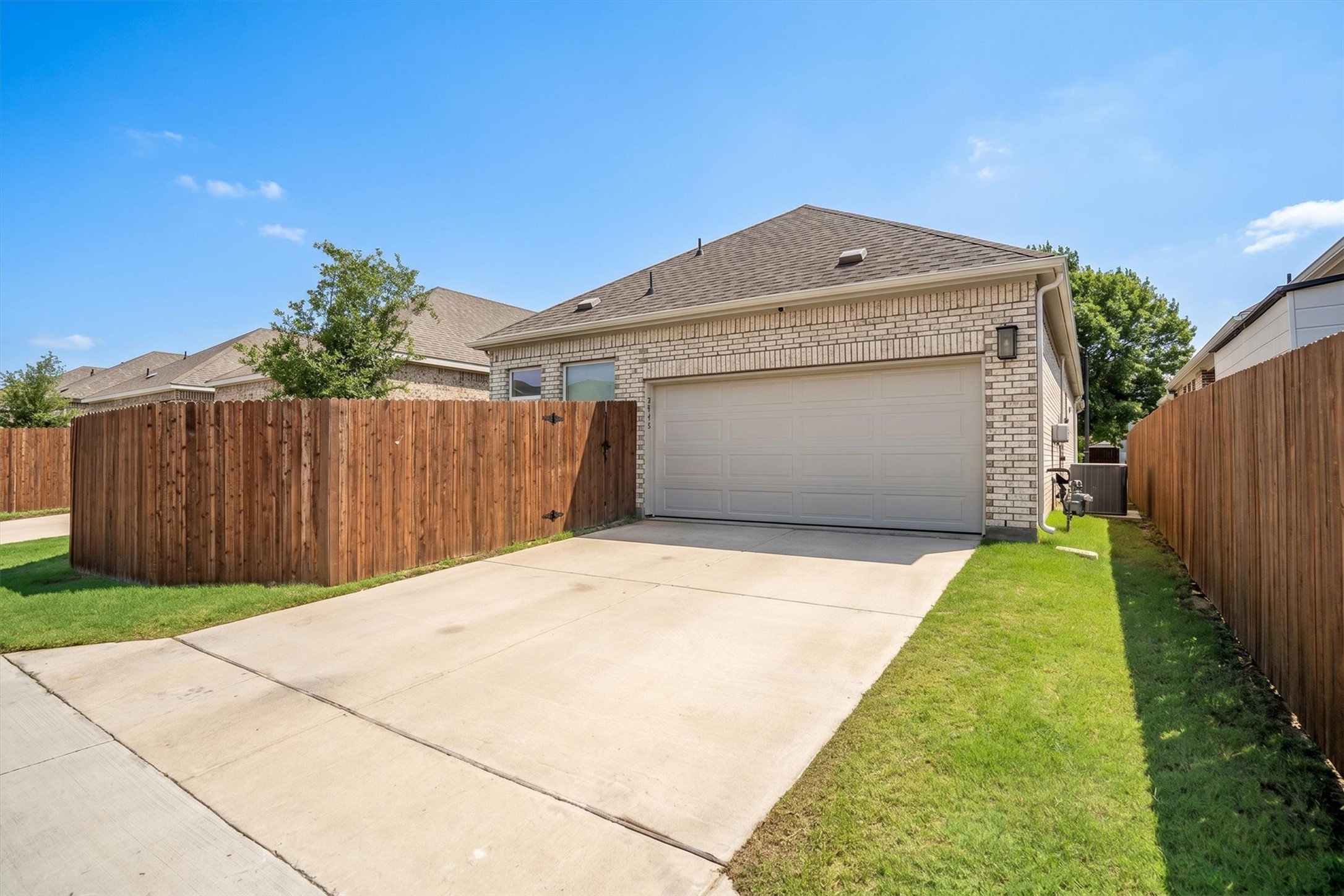 2035 Sherwood Drive Garland TX 75041