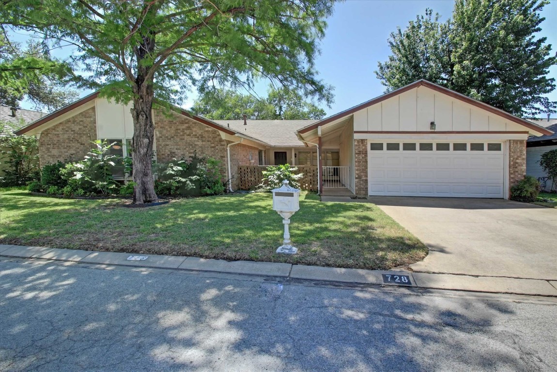 728 Putter Drive Fort Worth TX 76112