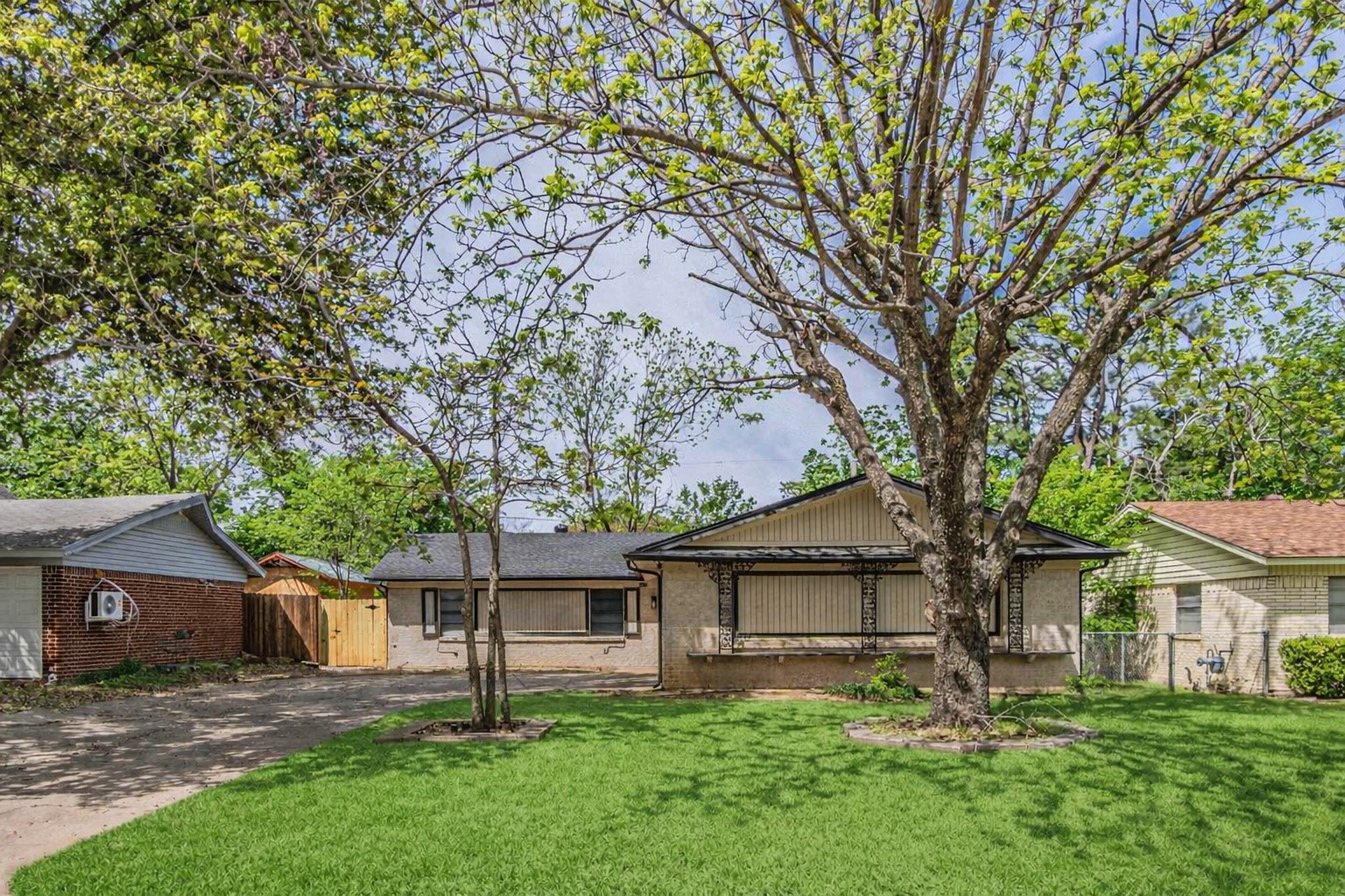 1612 Warren Lane Fort Worth TX 76112