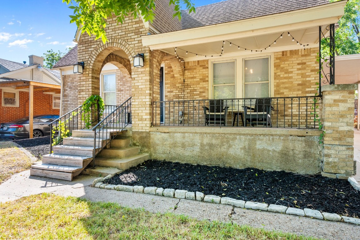 1218 Elmwood Boulevard Dallas TX 75224