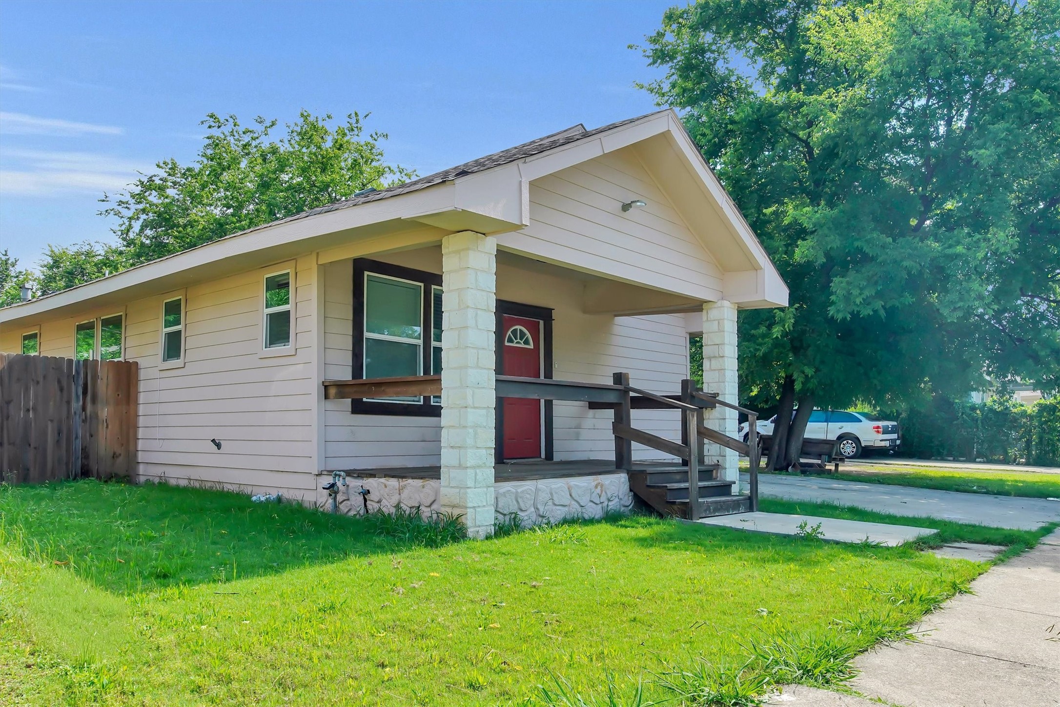 1315 E Arlington Avenue Fort Worth TX 76104