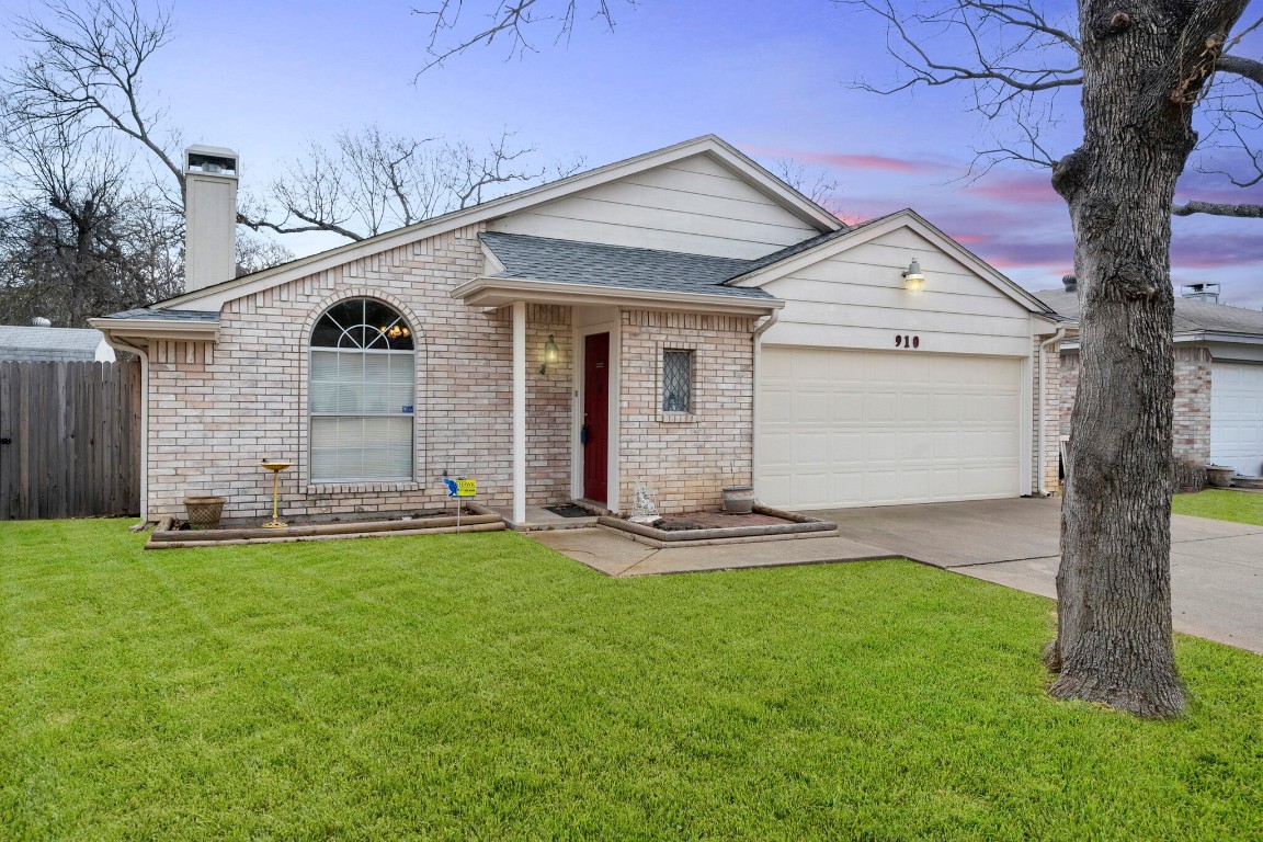 910 Blue Jay Drive Mansfield TX 76063