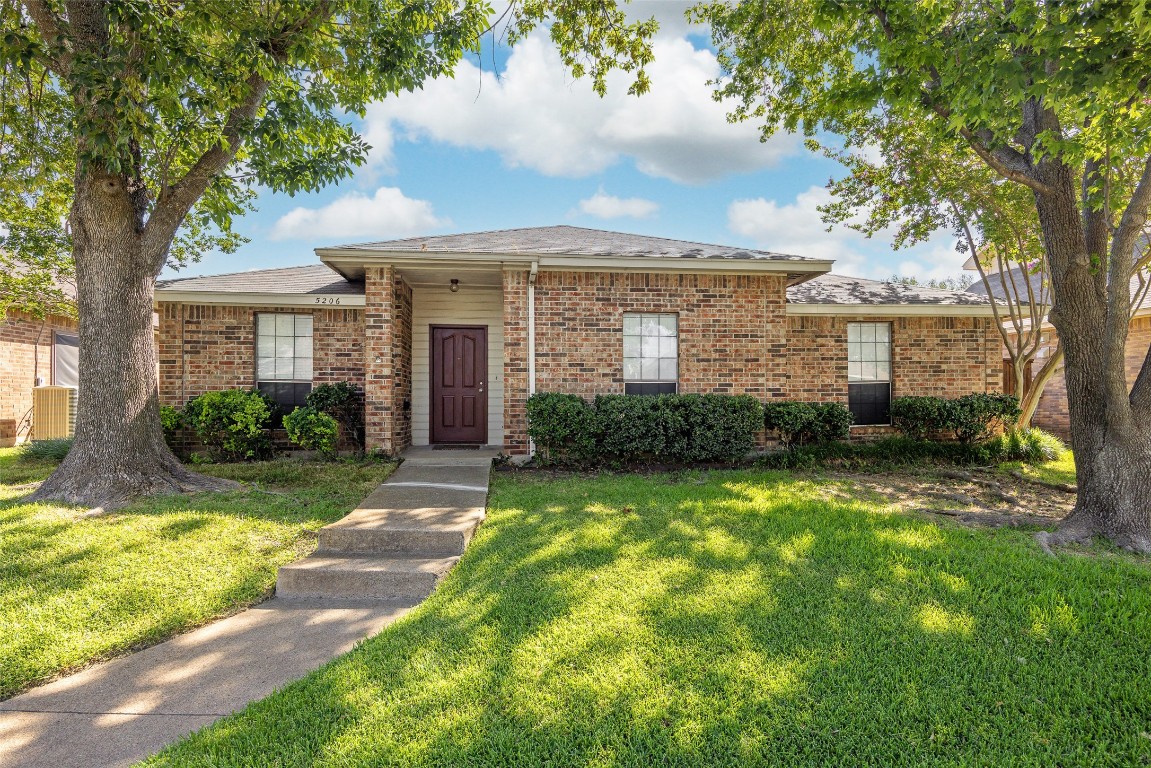5206 Turtle Cove Road Garland TX 75044