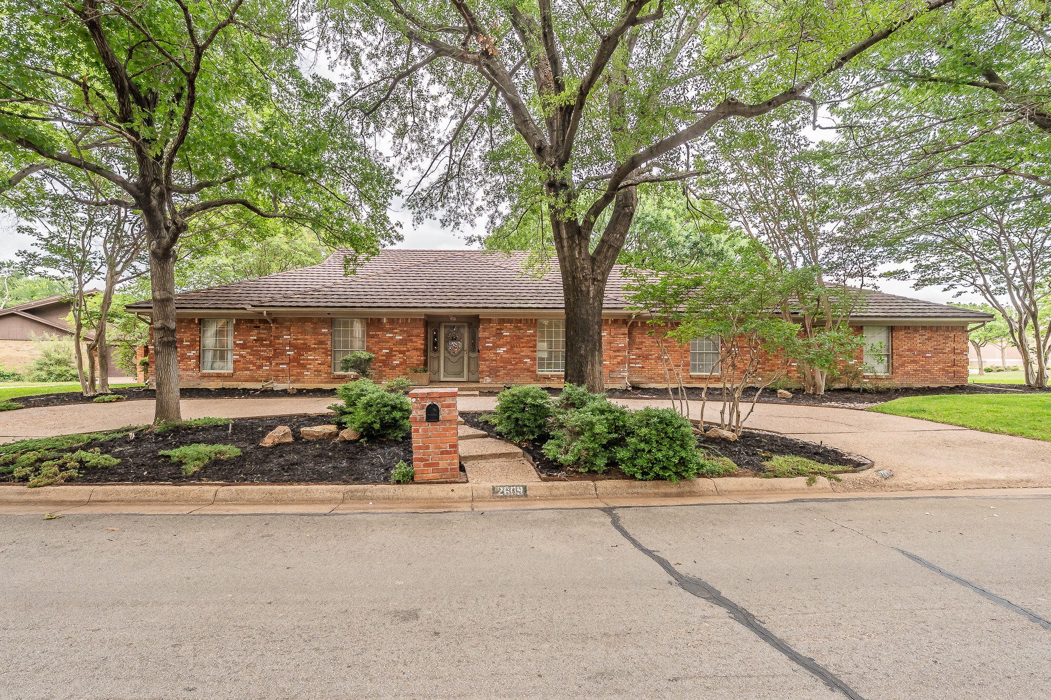 2609 Shadow Ridge Drive Arlington TX 76006