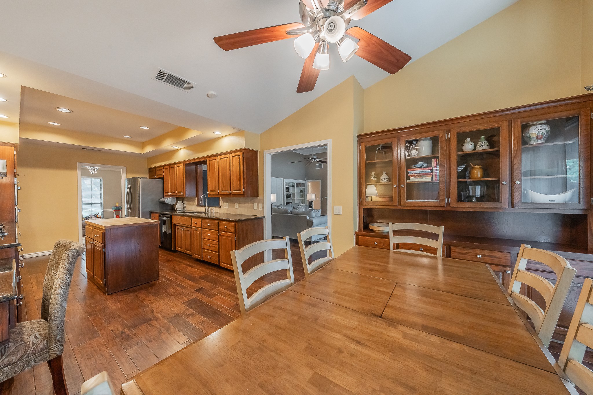 2609 Shadow Ridge Drive Arlington TX 76006