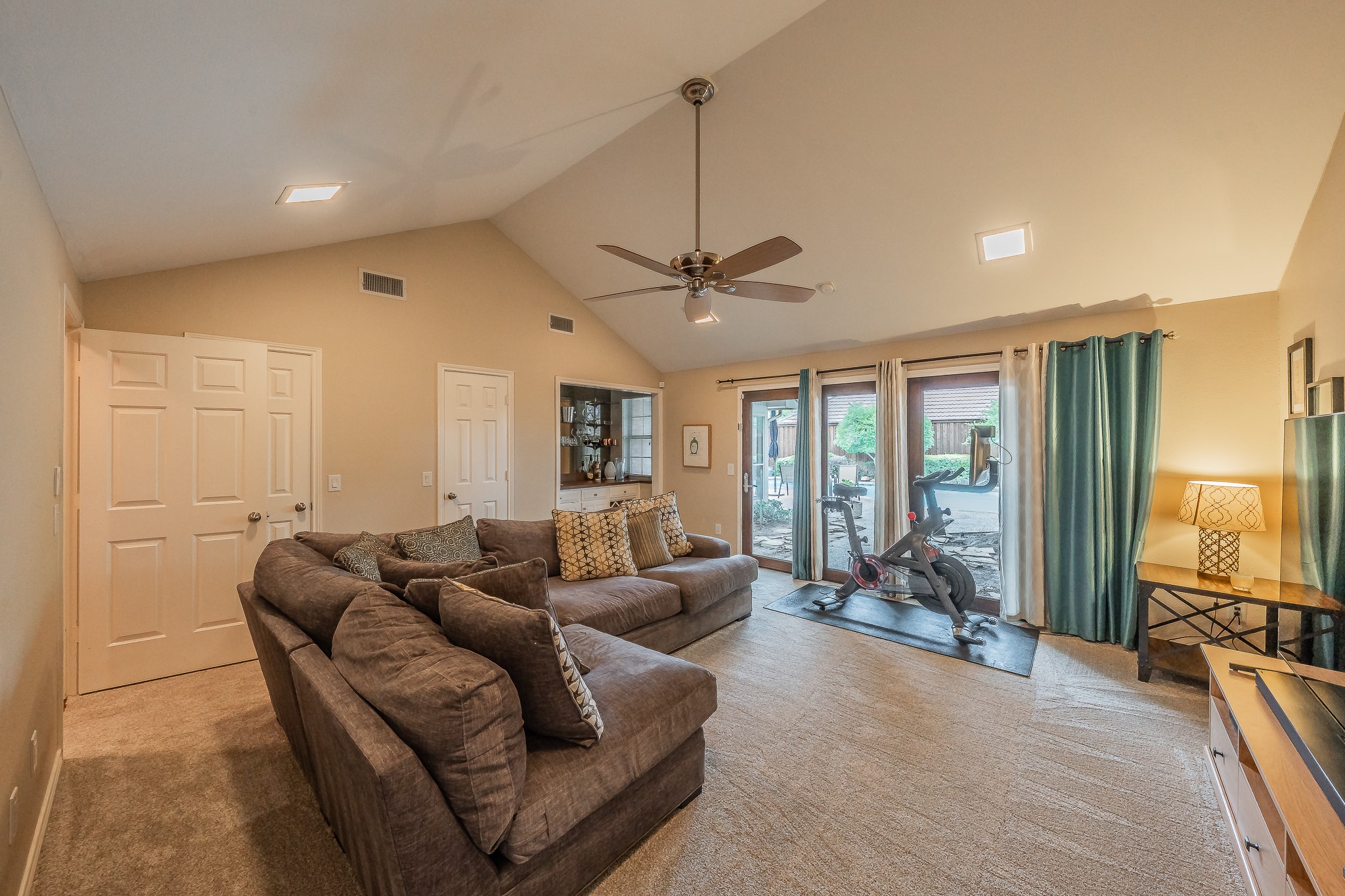 2609 Shadow Ridge Drive Arlington TX 76006