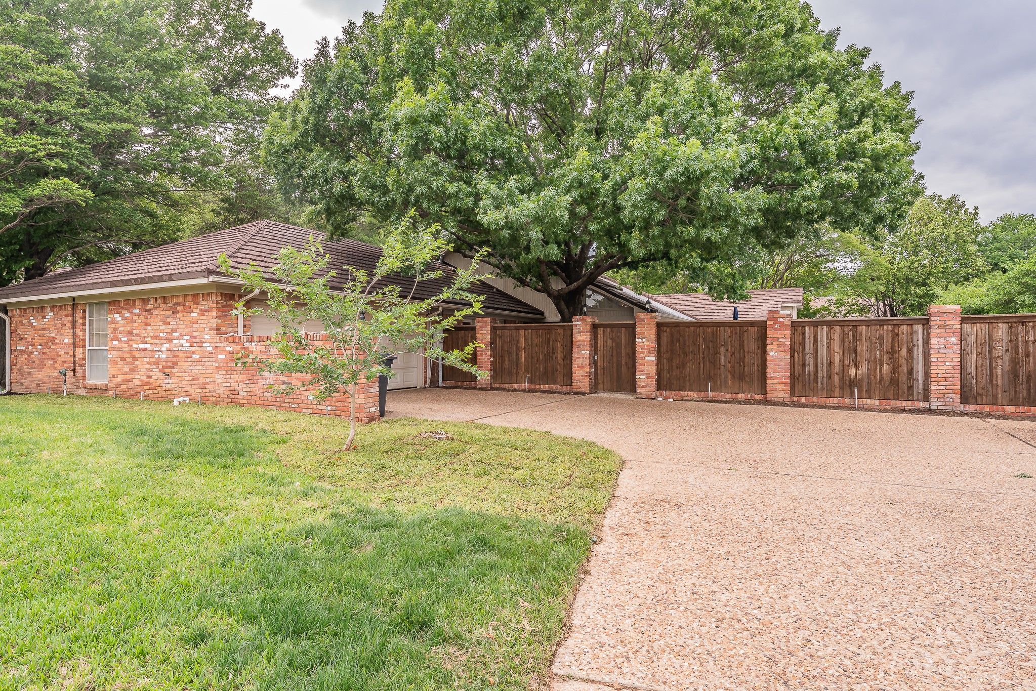 2609 Shadow Ridge Drive Arlington TX 76006