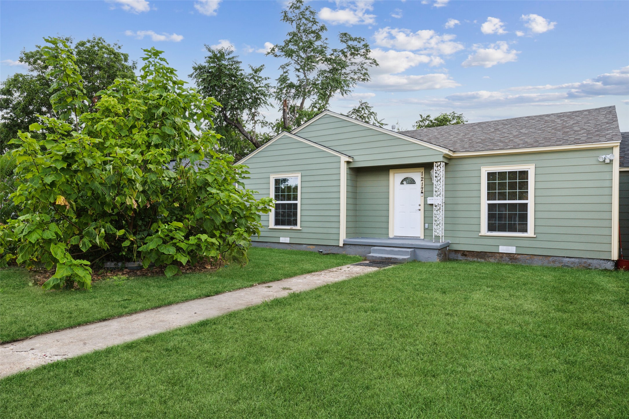 1217 San Patricio Drive Dallas TX 75218
