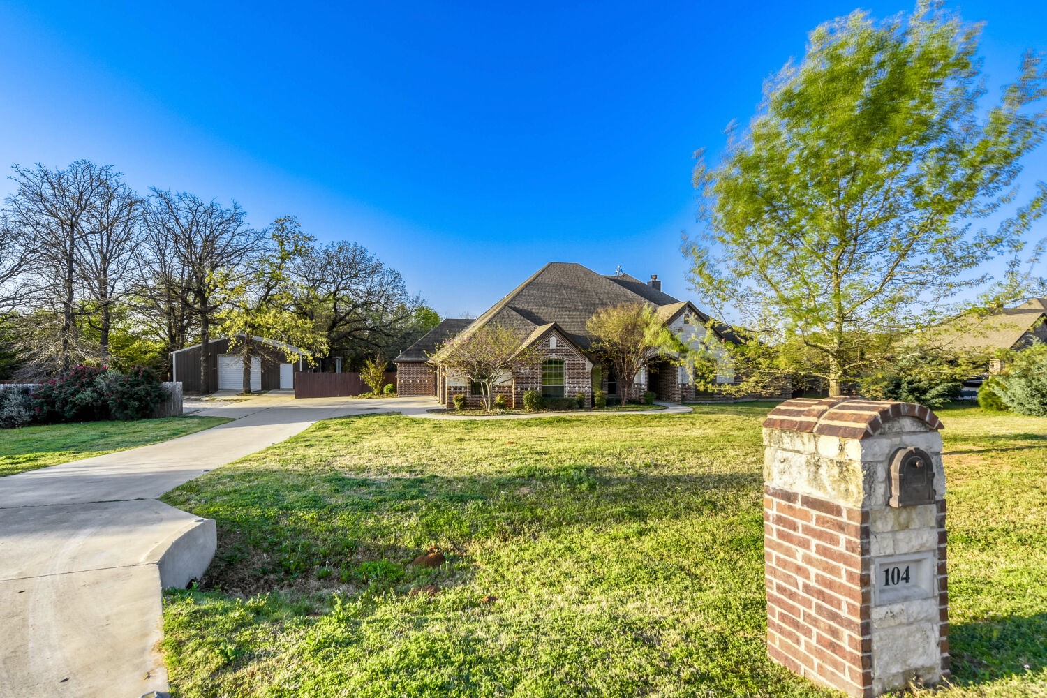 104 Lyndsey Court Boyd TX 76023