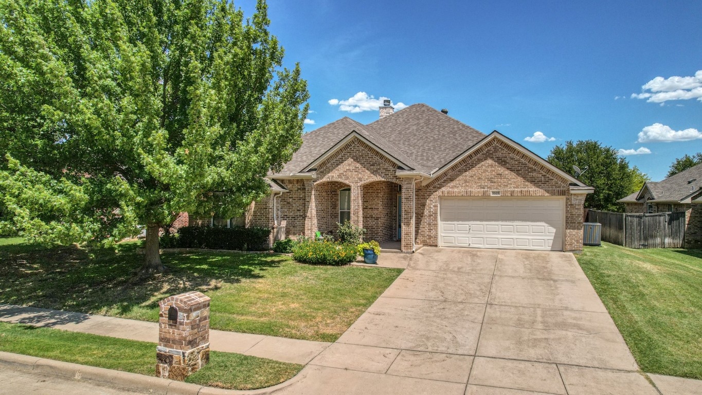 5525 La Bandera Trail Benbrook TX 76126