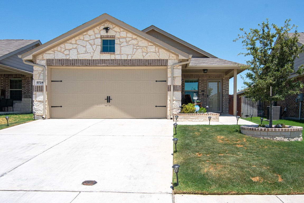 5724 Honey Creek Street Fort Worth TX 76179