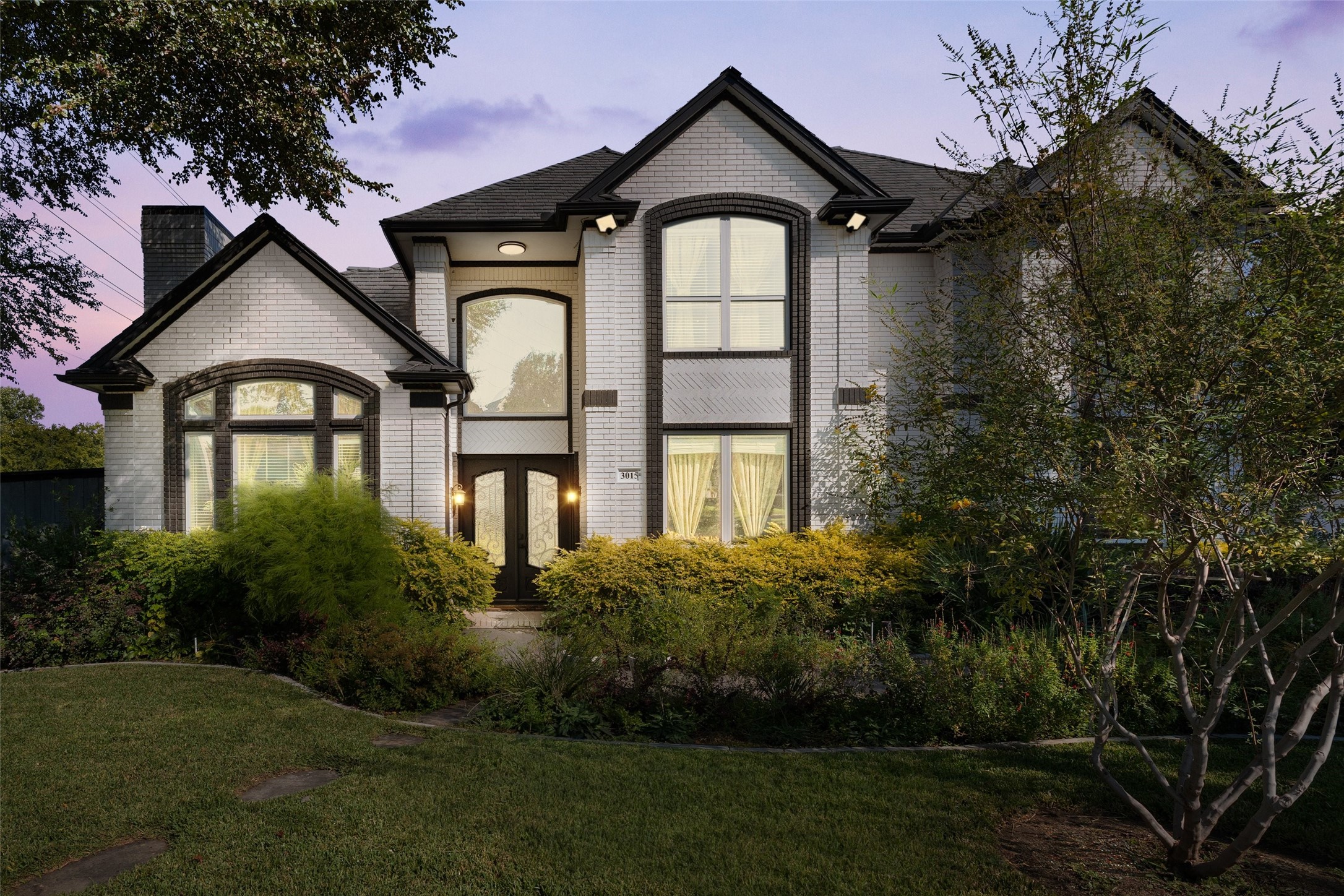 3015 Forestwood Drive Arlington TX 76006