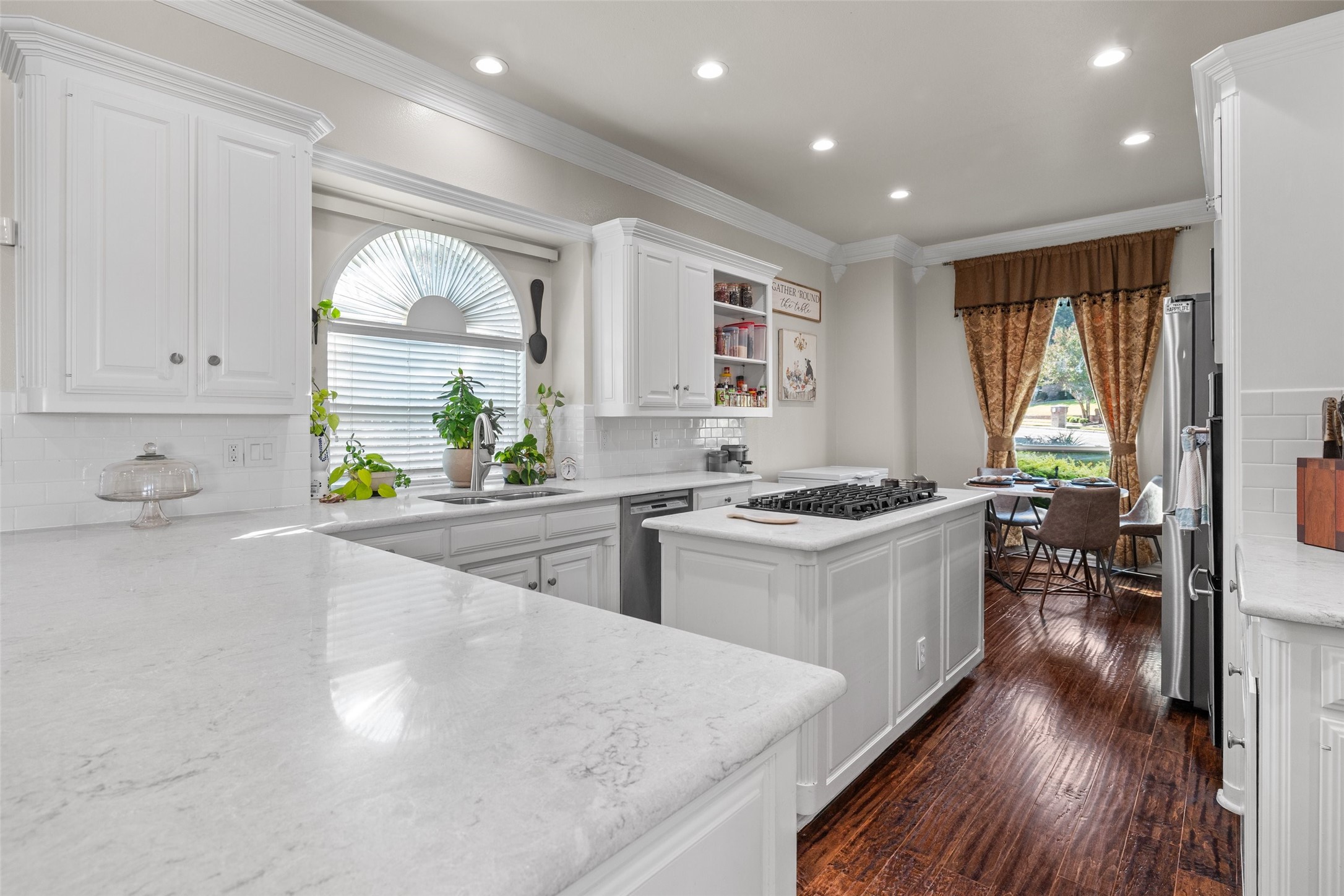 3015 Forestwood Drive Arlington TX 76006