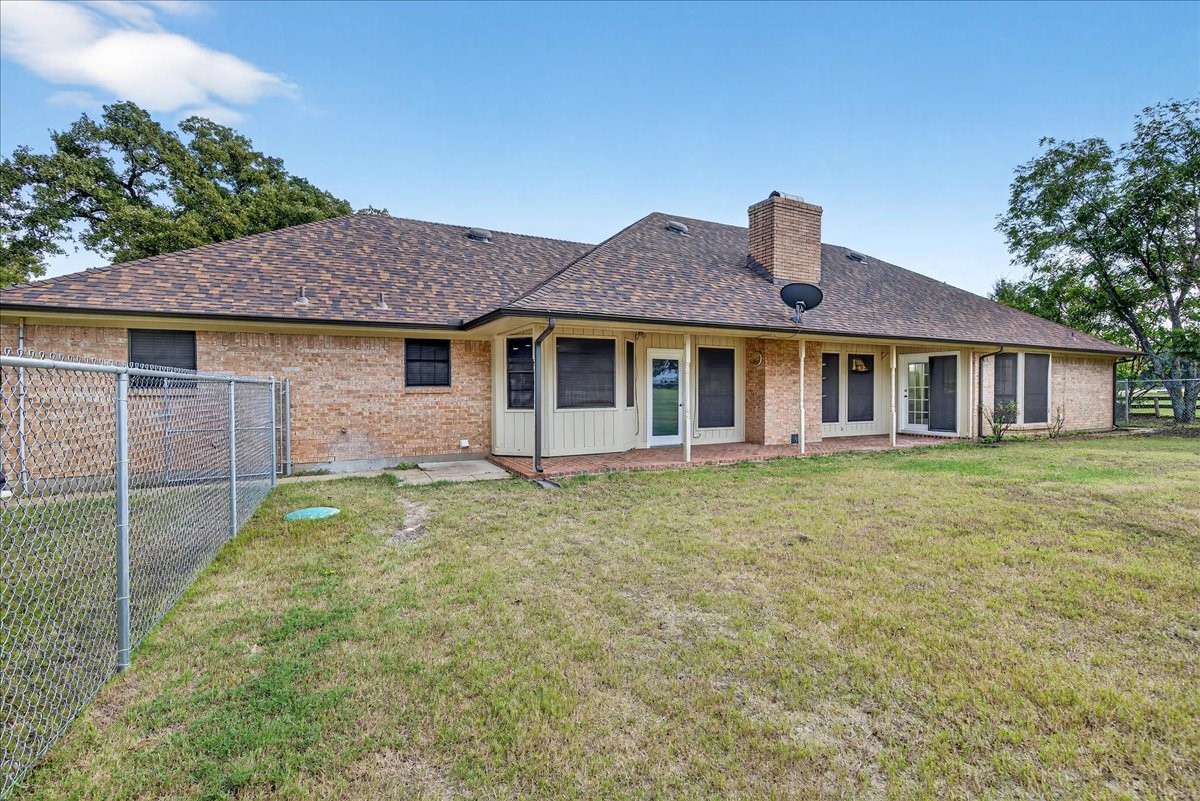 8009 Wood Lane Terrell TX 75160