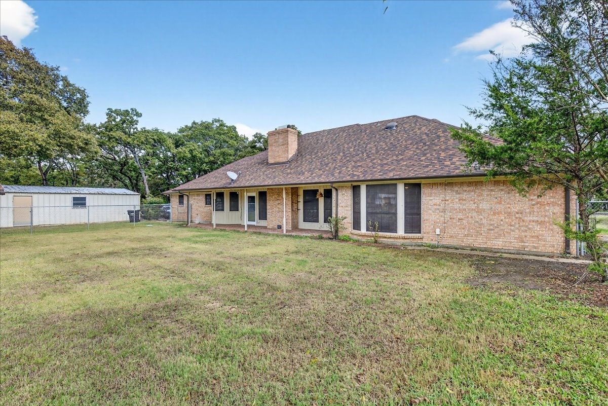 8009 Wood Lane Terrell TX 75160