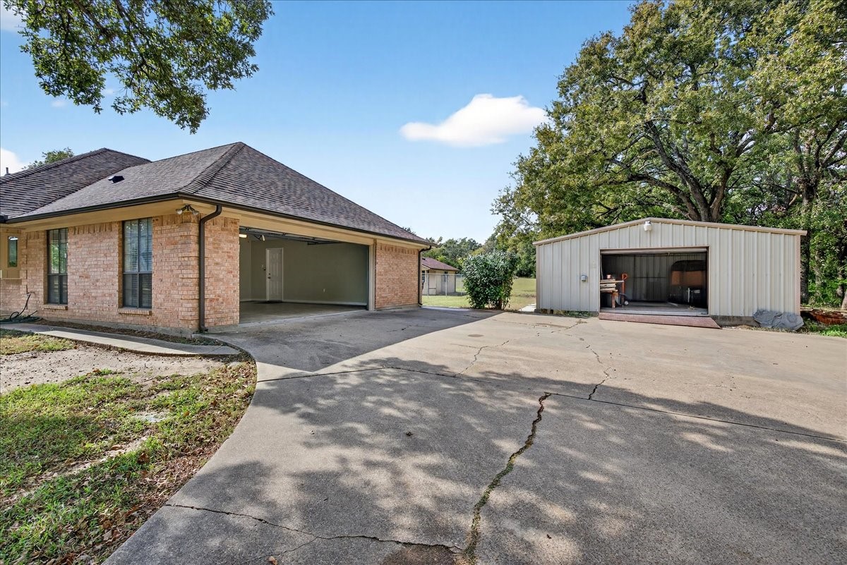 8009 Wood Lane Terrell TX 75160