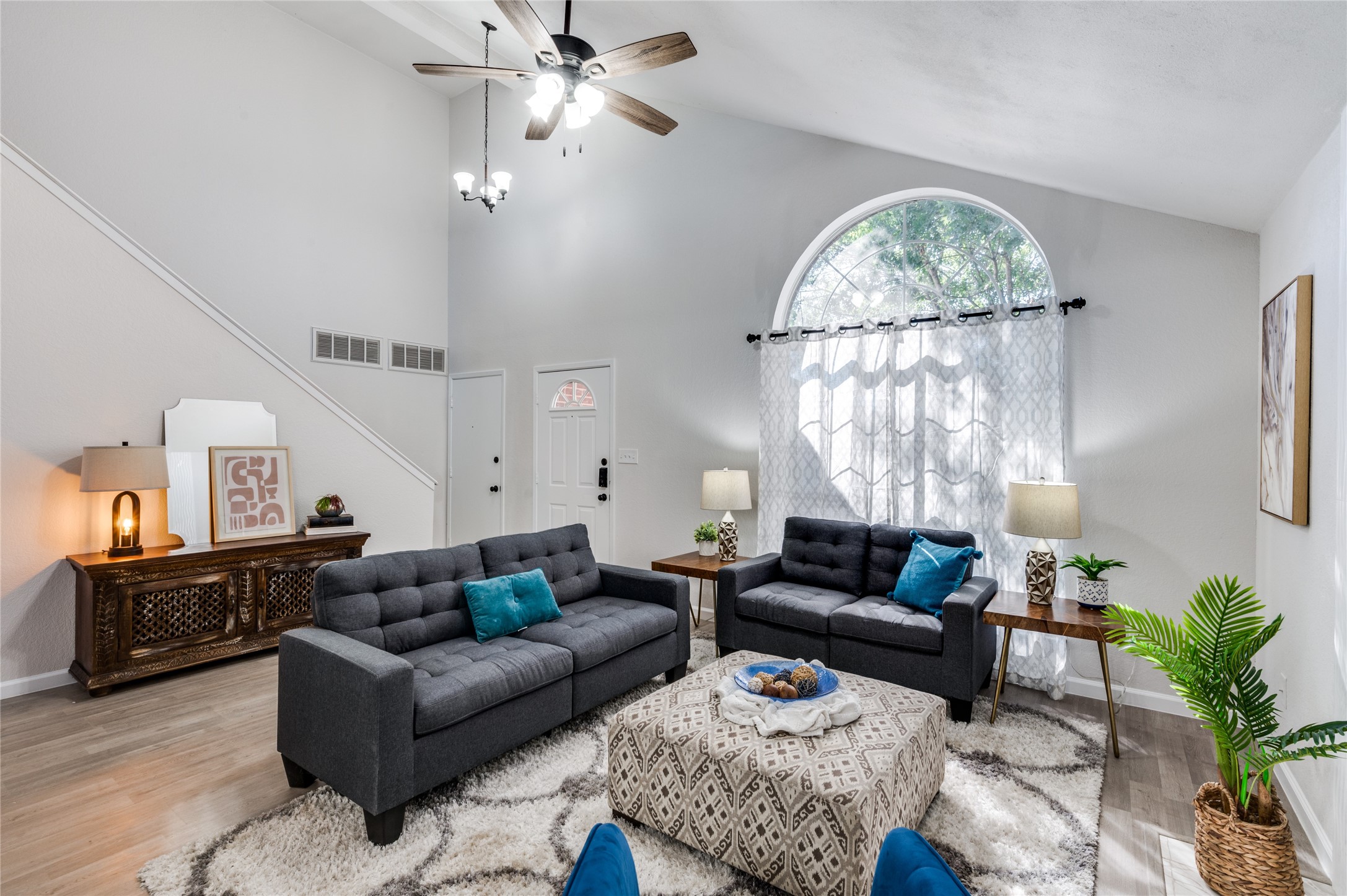 803 Highbrooke Drive Arlington TX 76001