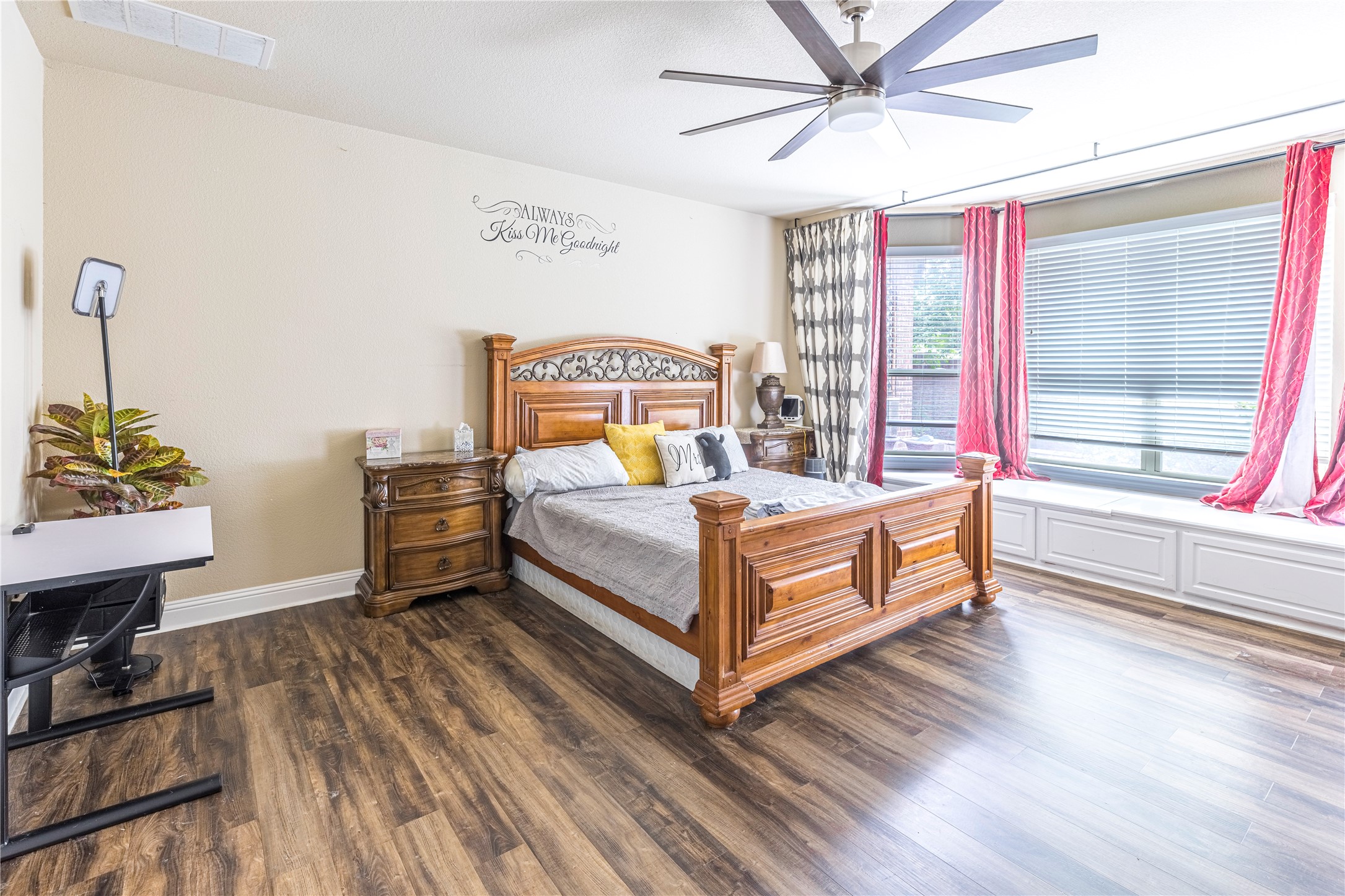 2404 Fountain Drive Irving TX 75063